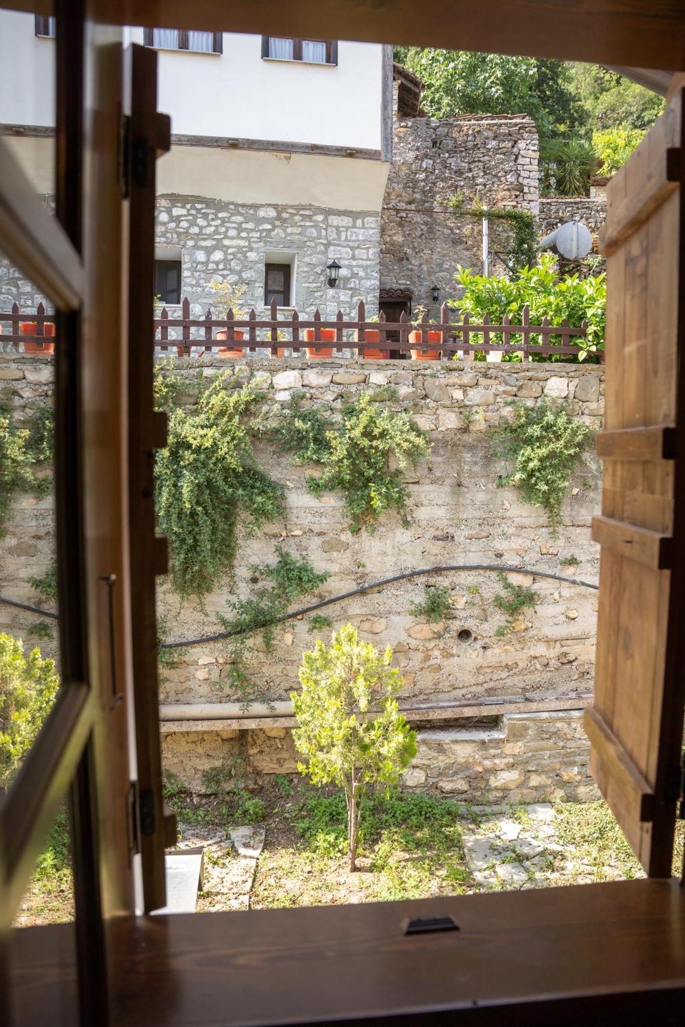 Hotel Kapllani Berat Zimmer foto